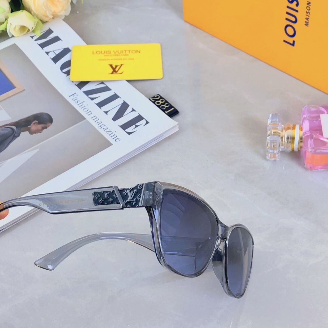 High quality temperament sunscreen sunglasses 2 pcs add : 18030258501 if you need size guide