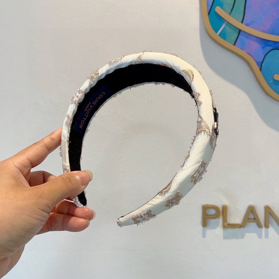 High quality fashionable and versatile headband, please add : 18859952090 if you need size guide