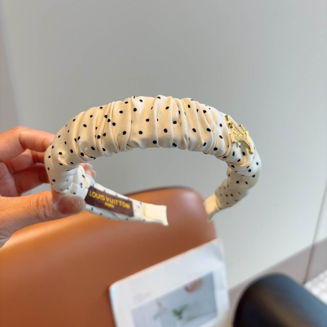 High quality fashionable and versatile headband, please add : 18859952090 if you need size guide