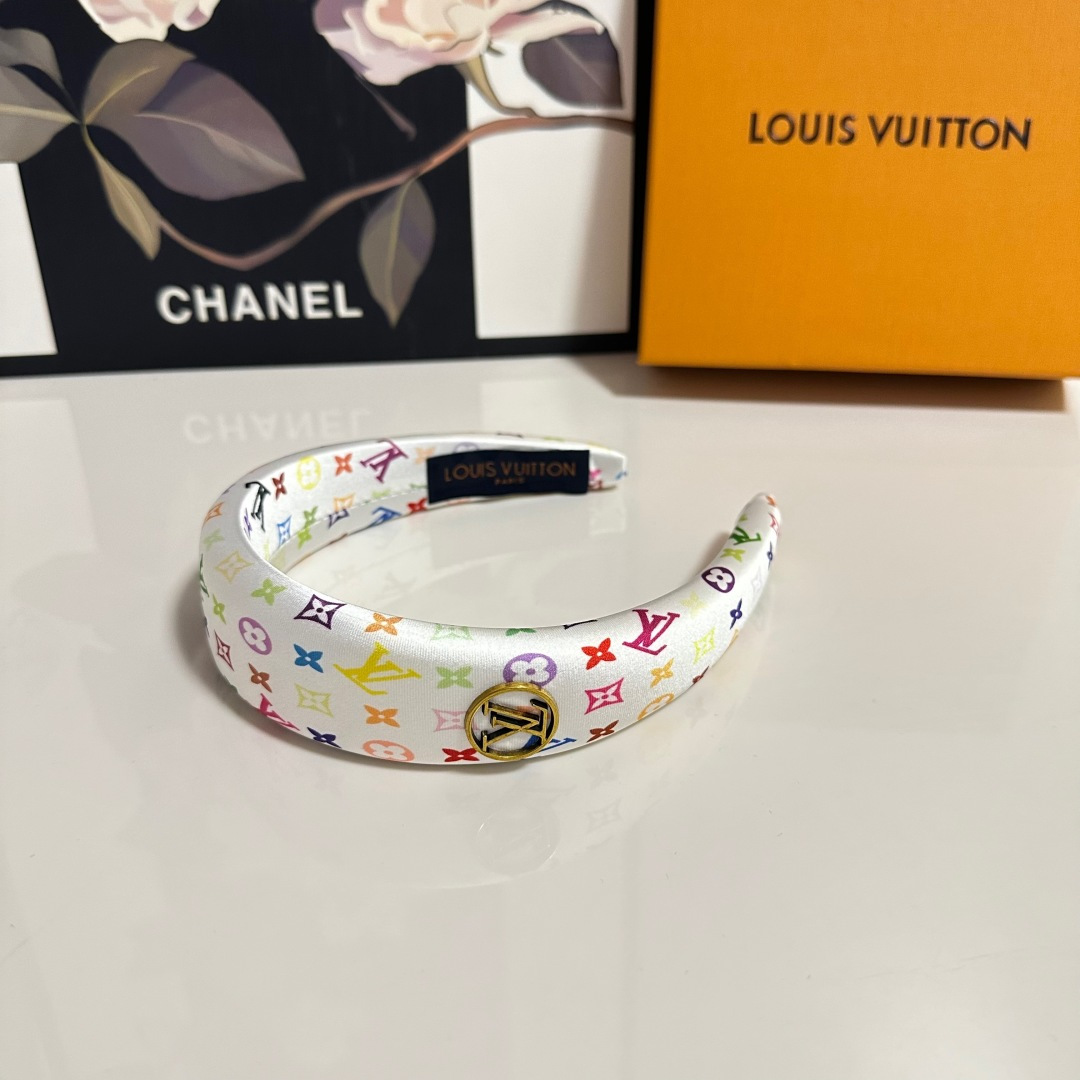 High quality fashionable and versatile headband, please add : 18859952090 if you need size guide