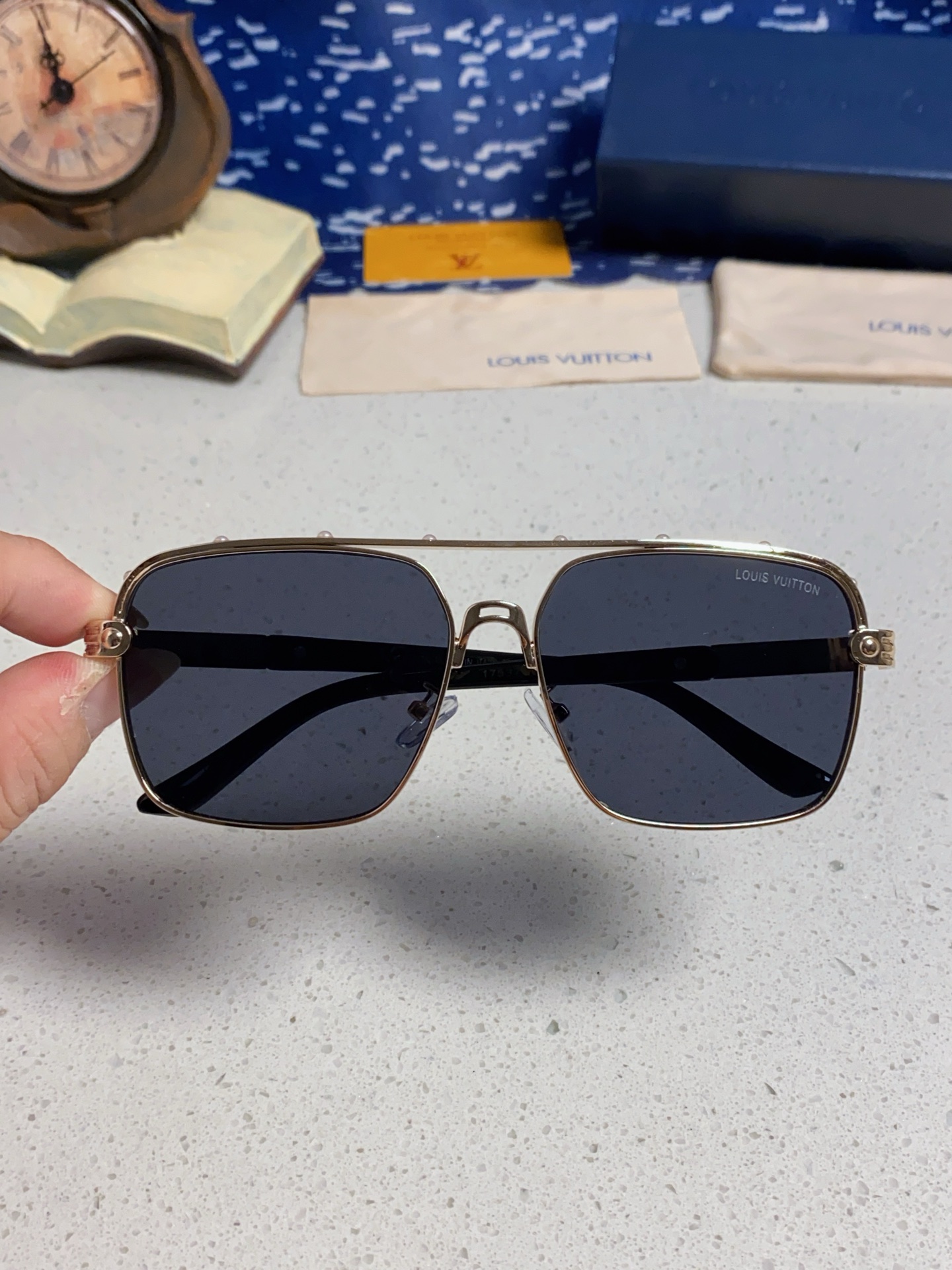 High quality temperament sunscreen sunglasses 3 pcs add : 18030258501 if you need size guide