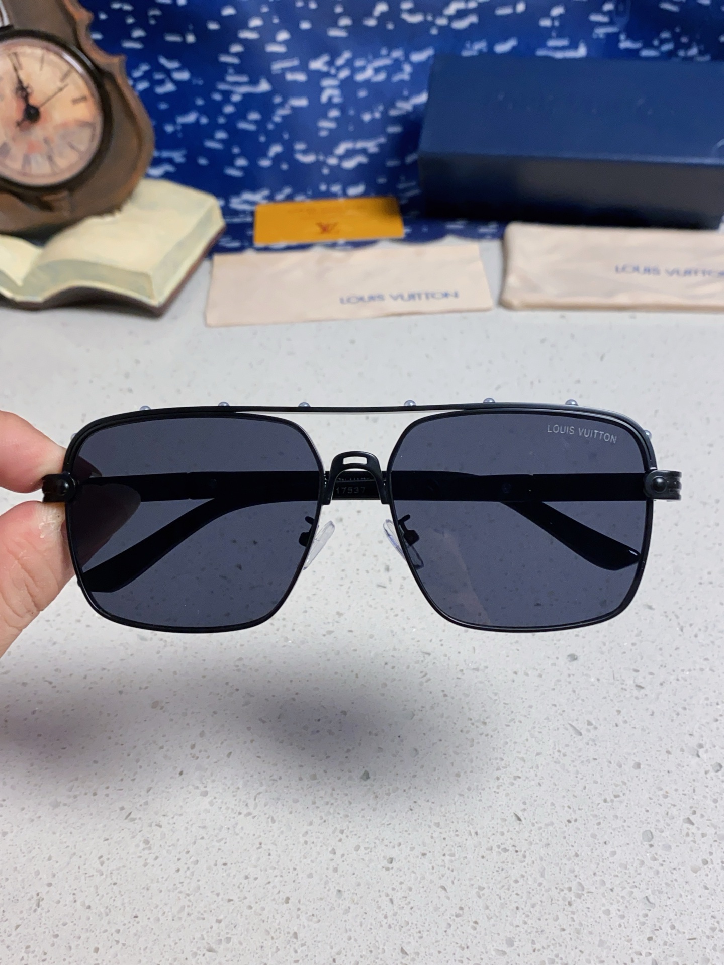 High quality temperament sunscreen sunglasses 3 pcs add : 18030258501 if you need size guide