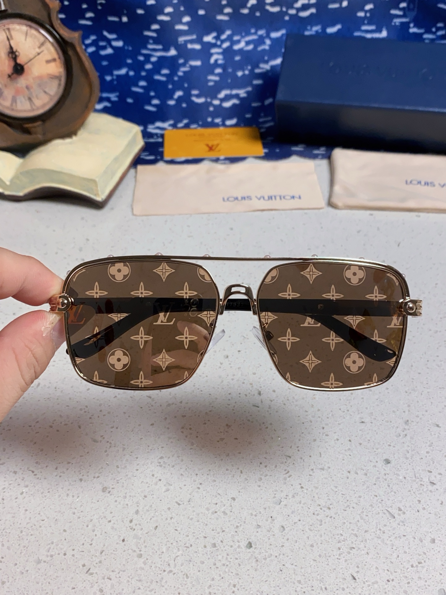 High quality temperament sunscreen sunglasses 3 pcs add : 18030258501 if you need size guide
