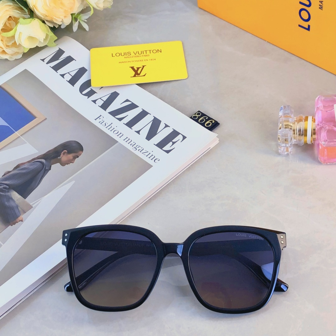 High quality temperament sunscreen sunglasses 3 pcs add : 18030258501 if you need size guide