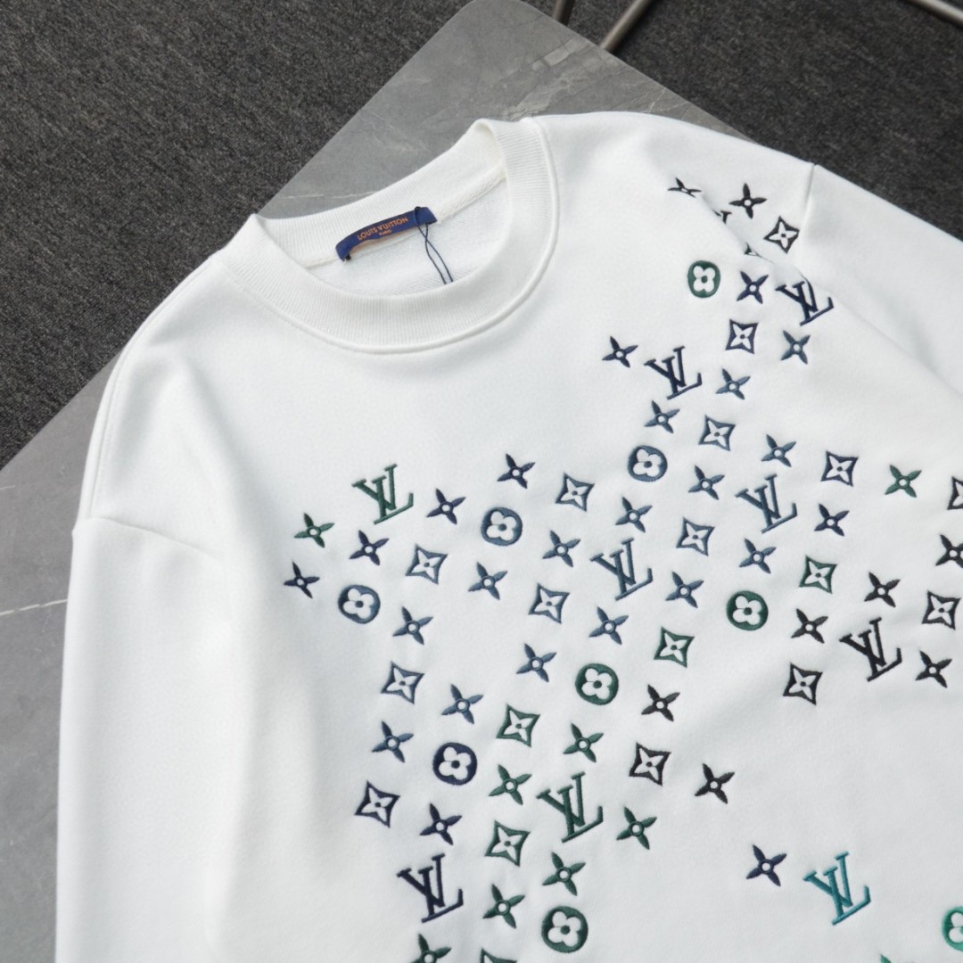 High quality fashion embroidered graffiti hoodie 1 pls add : 18859952090 if you need size guide