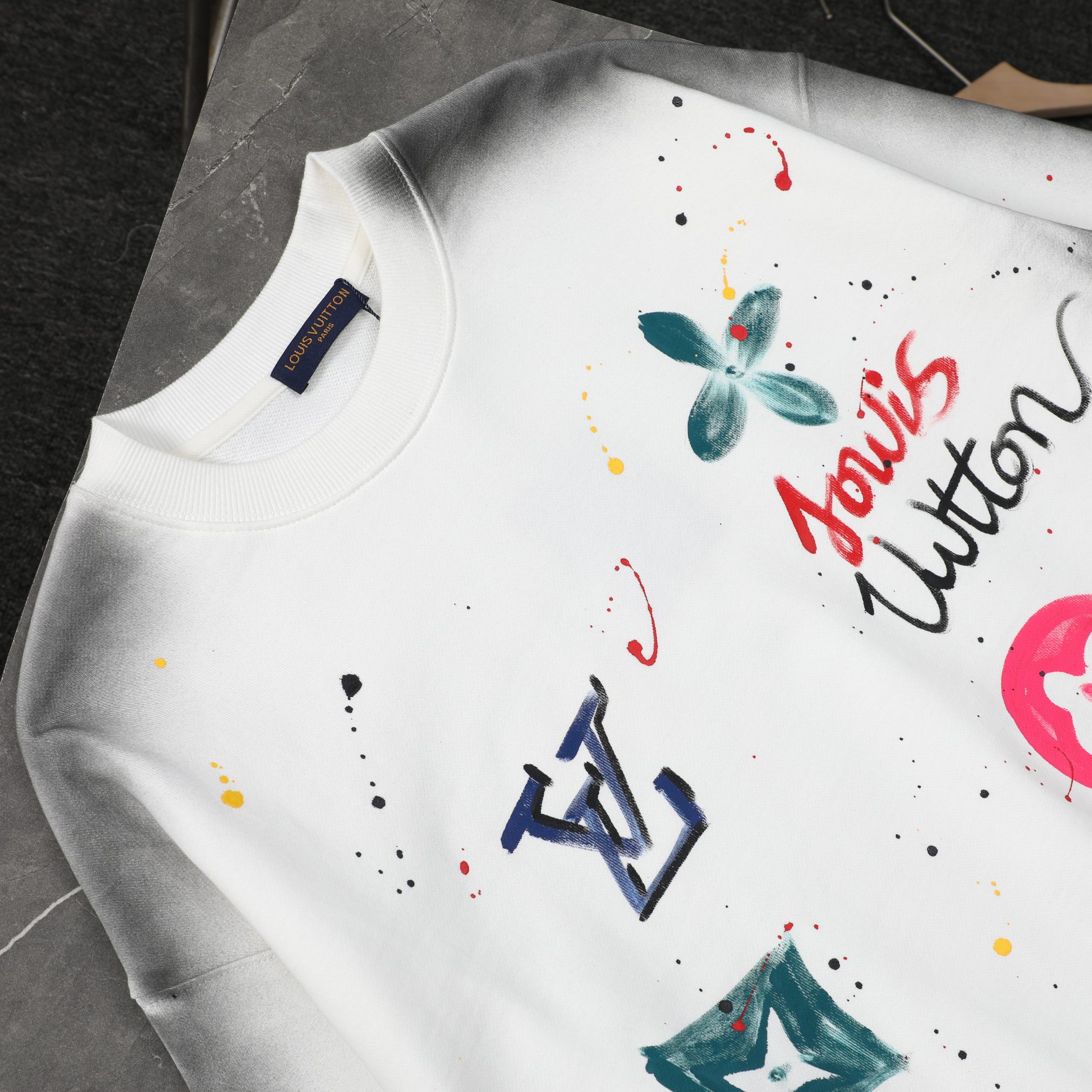 High quality fashion embroidered graffiti hoodie 1 pls add : 18859952090 if you need size guide