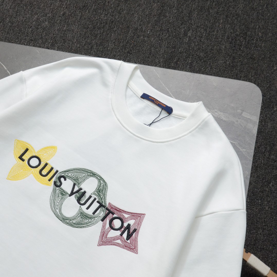 High quality fashion embroidered graffiti hoodie 1 pls add : 18859952090 if you need size guide