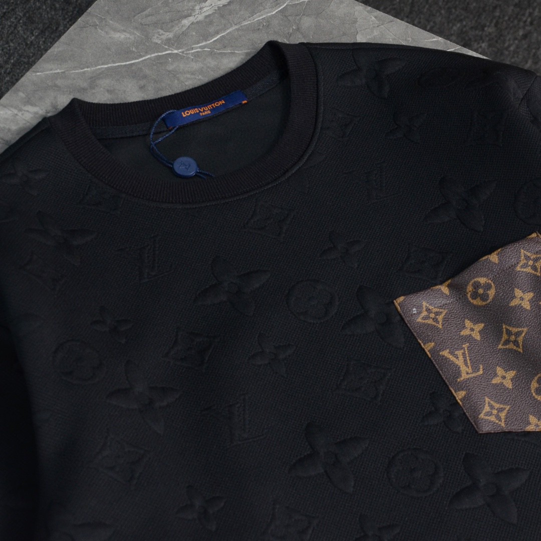 High quality fashion embroidered graffiti hoodie 1 pls add : 18859952090 if you need size guide