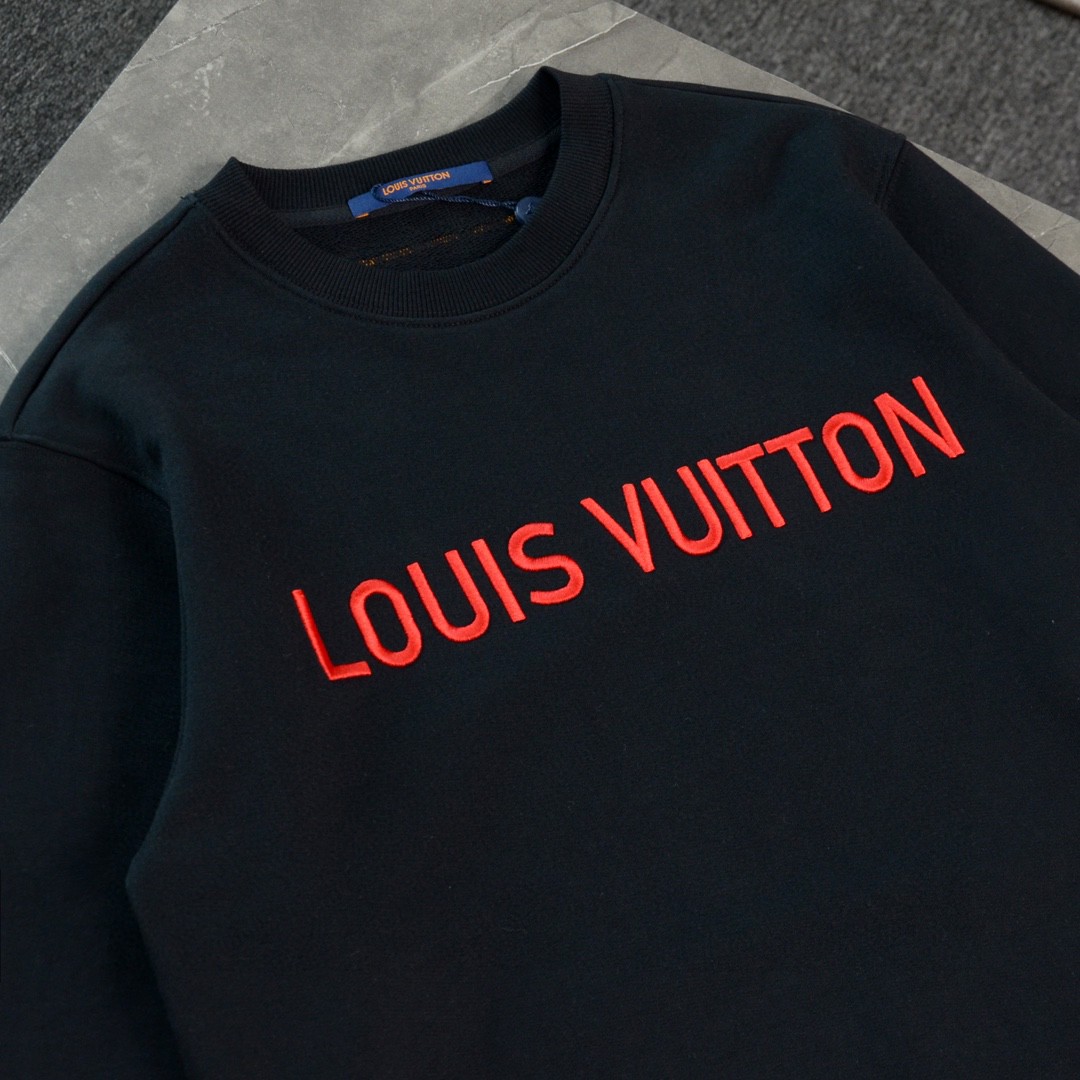 High quality fashion embroidered graffiti hoodie 1 pls add : 18859952090 if you need size guide