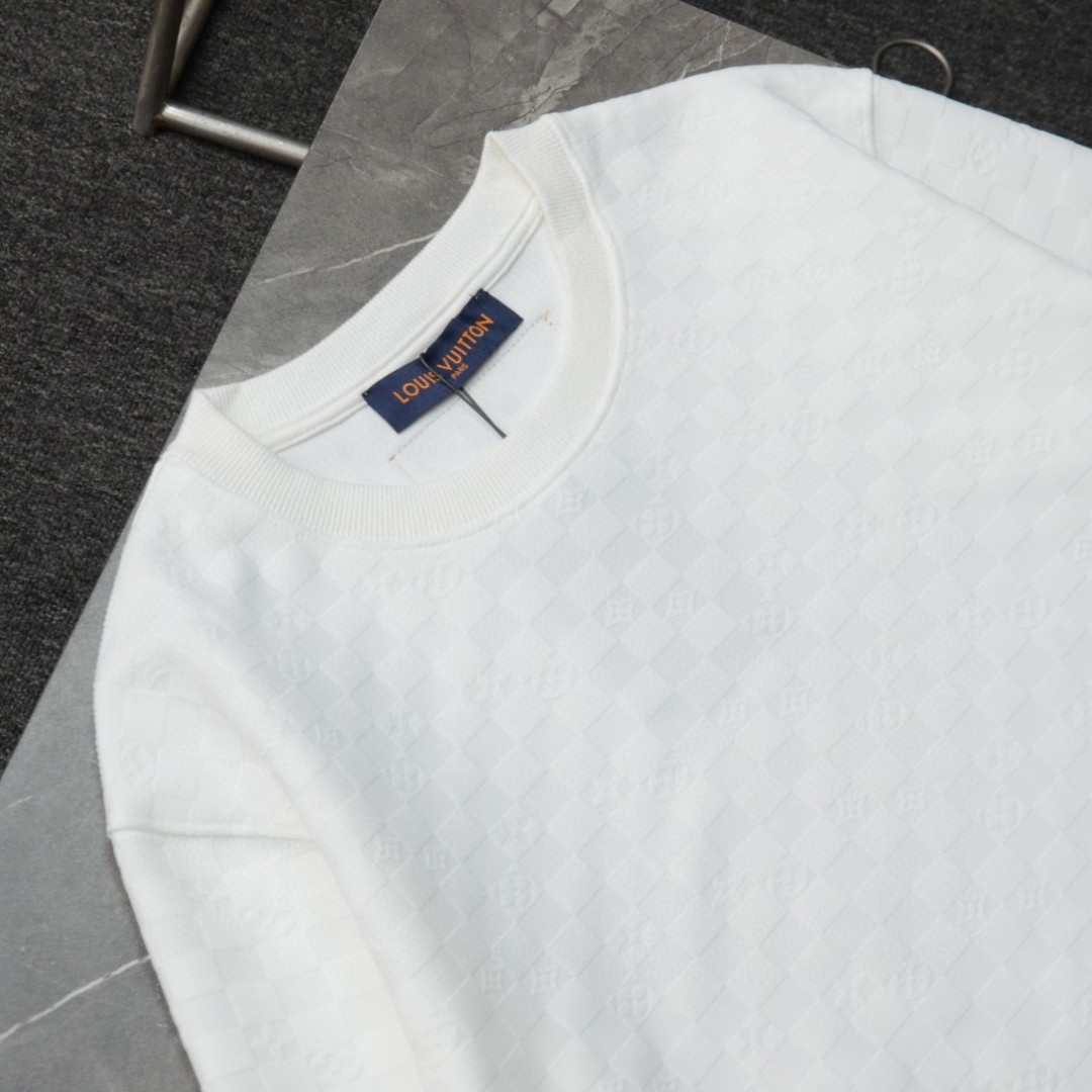 High quality fashion embroidered graffiti hoodie 1 pls add : 18859952090 if you need size guide
