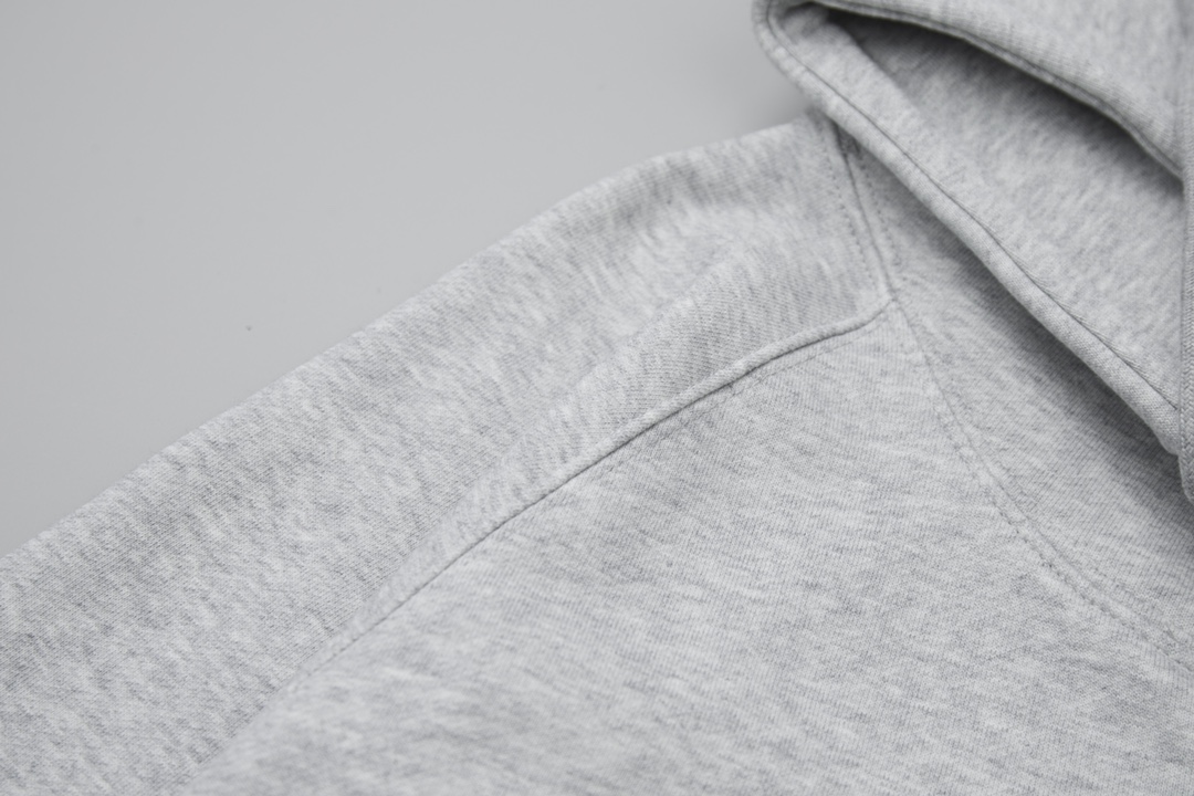 High quality fashion embroidered graffiti hoodie 1 pls add : 18859952090 if you need size guide
