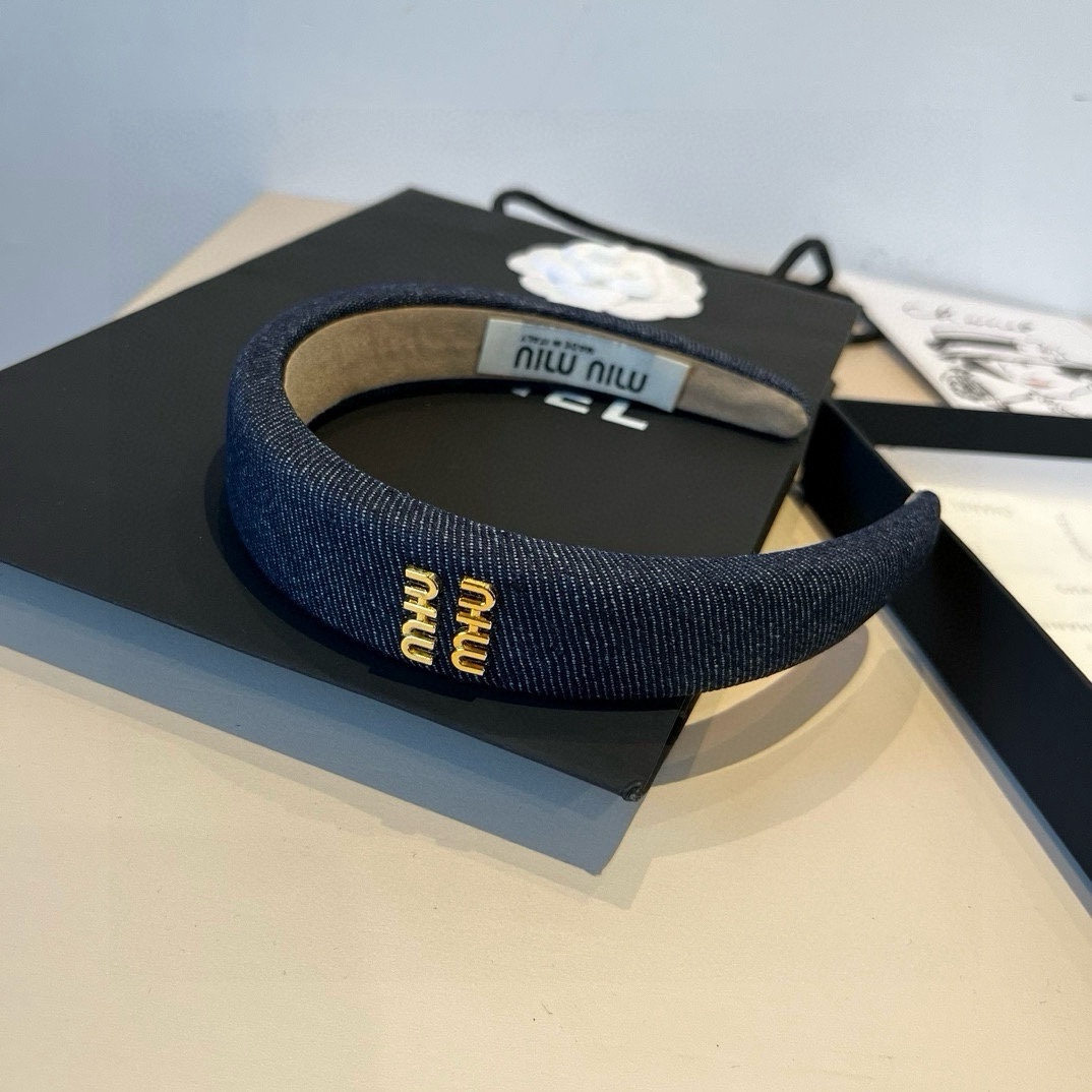High quality patent leather hair bands, please add : 18030258501 if you need size guide