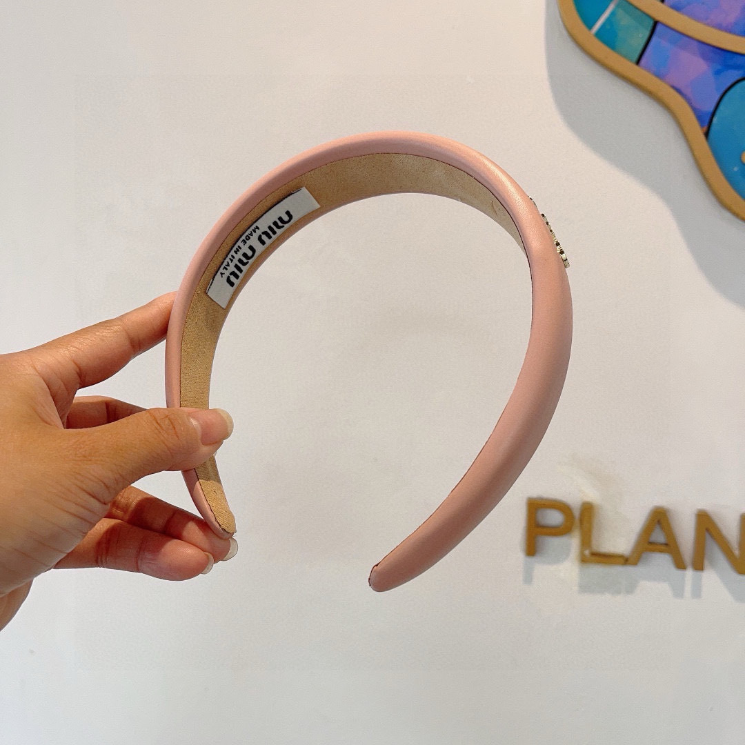 High quality patent leather hair bands, please add : 18030258501 if you need size guide
