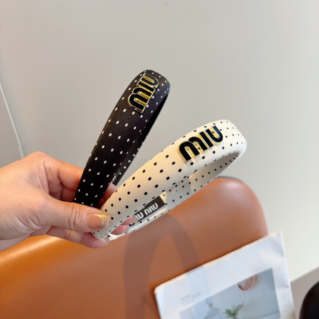 High quality patent leather hair bands, please add : 18030258501 if you need size guide