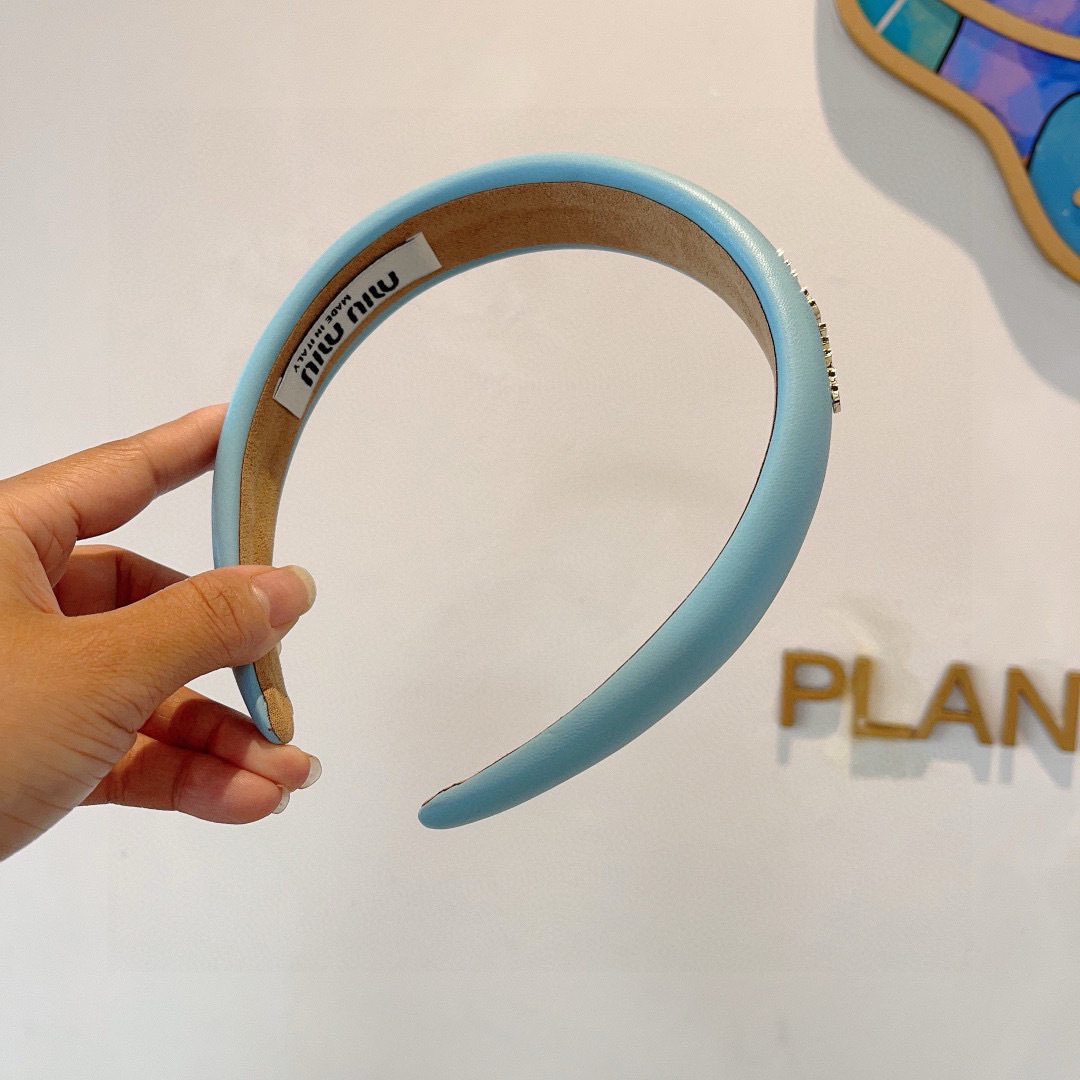 High quality patent leather hair bands, please add : 18030258501 if you need size guide