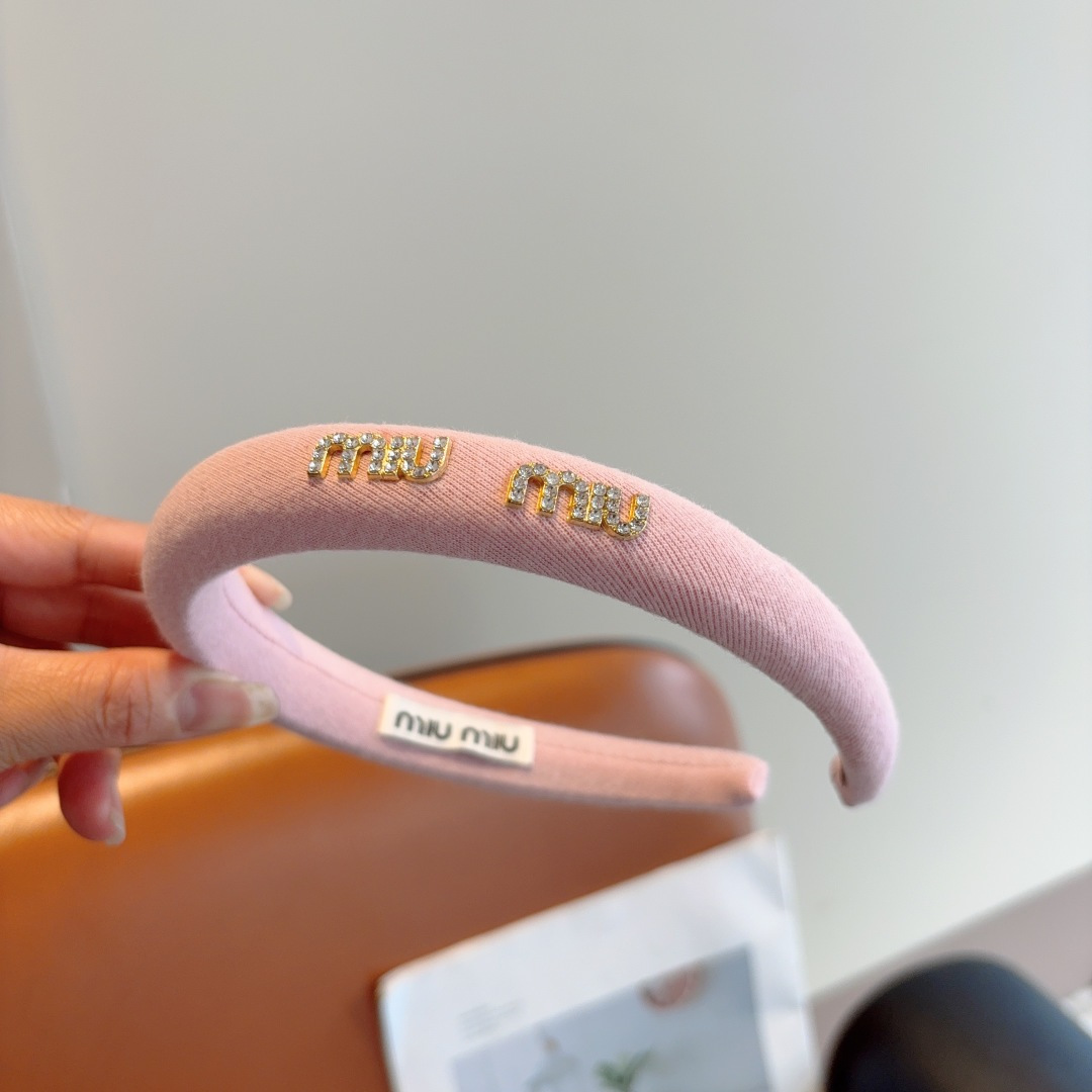 High quality patent leather hair bands, please add : 18030258501 if you need size guide