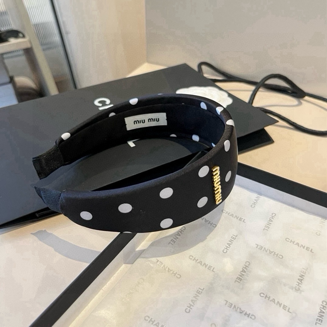 High quality patent leather hair bands, please add : 18030258501 if you need size guide