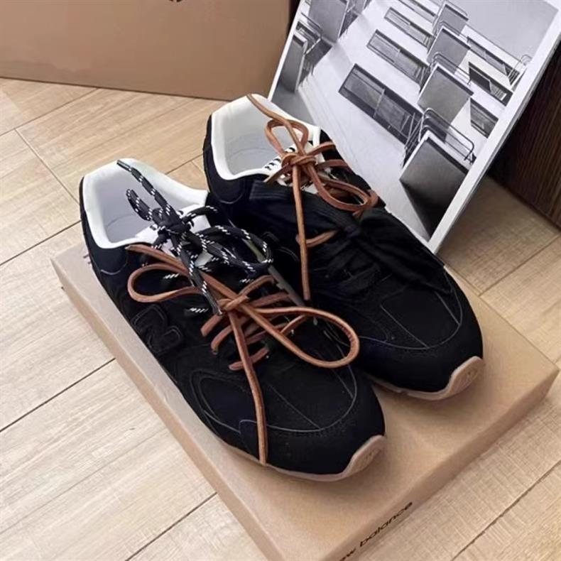 High quality spring and summer new styles of Lu Kong De Xun shoes. Please add : 18030258501 if you need size guidance