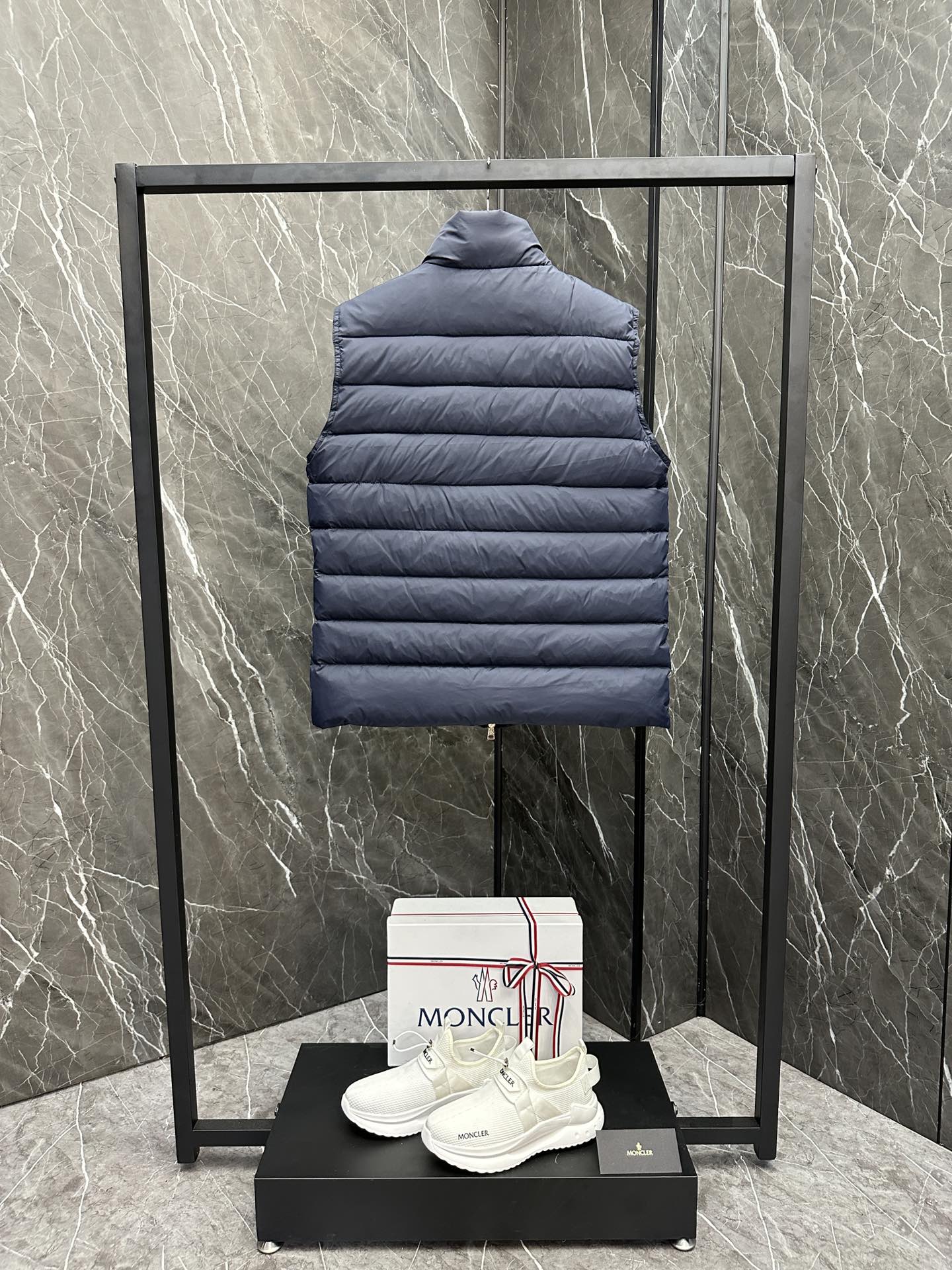 OWN - Casual vest 1