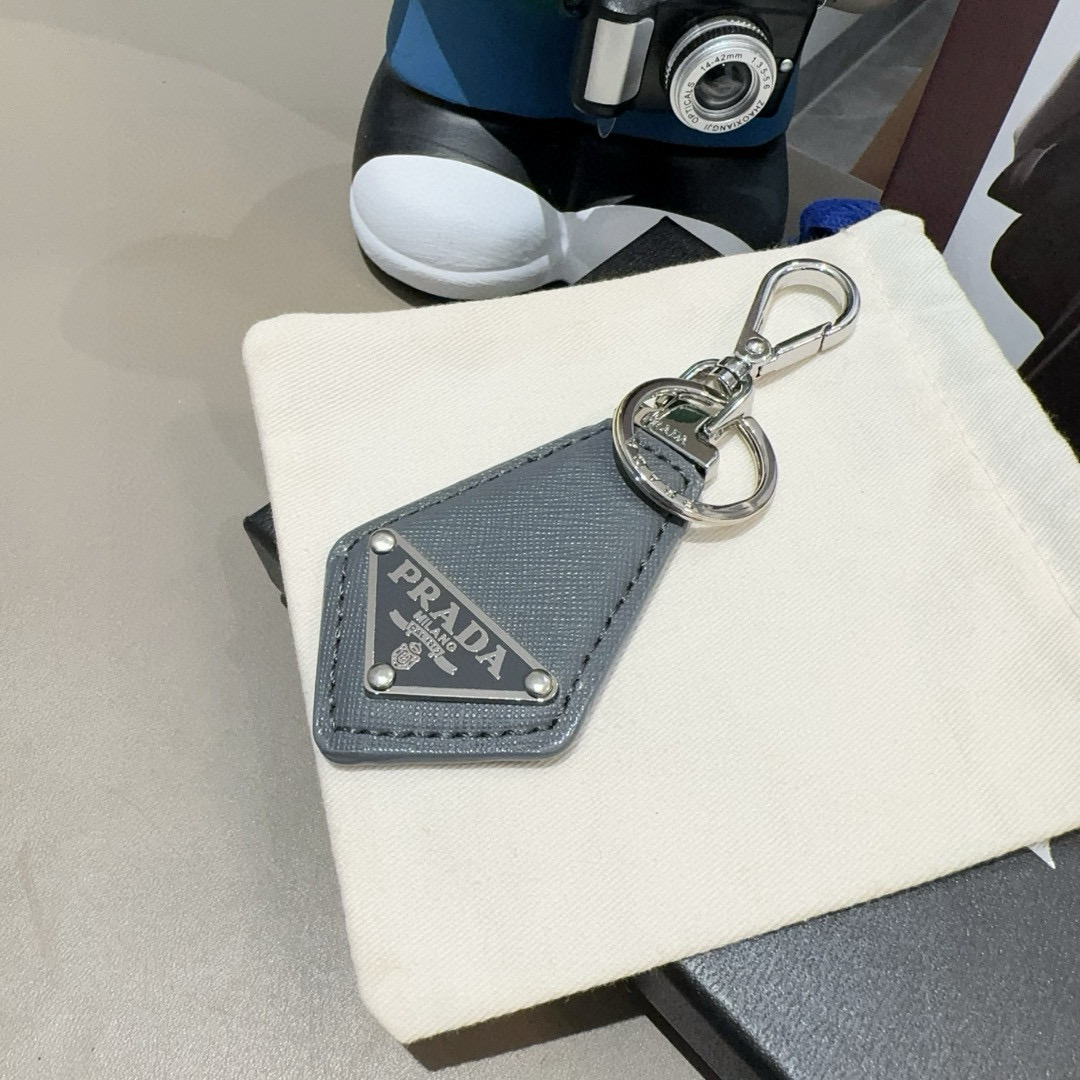 高质量三角标志钥匙扣