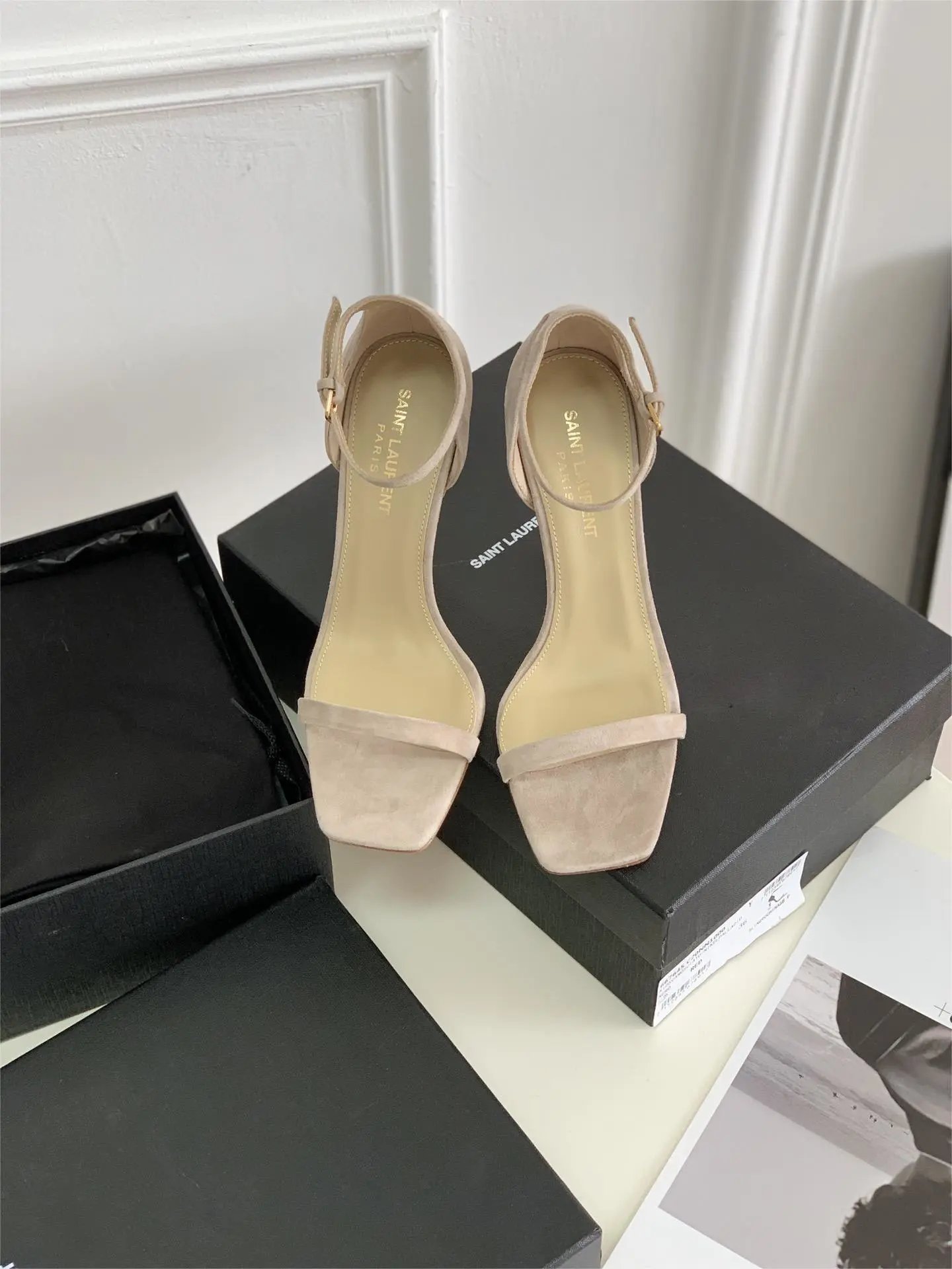 High quality letter high-heeled sandals, please add : 18030258501 if you need size guide