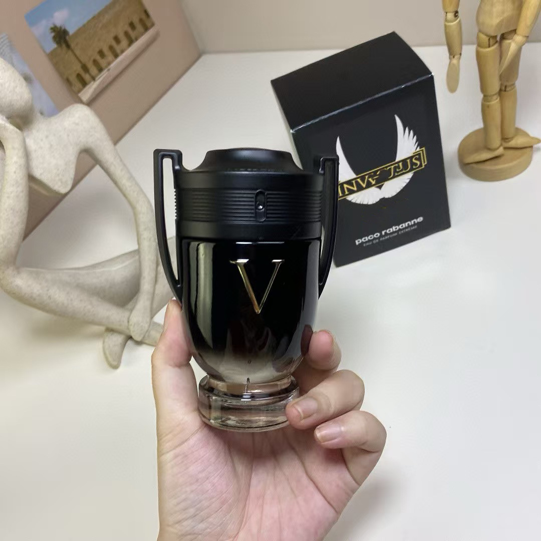 High quality perfume 7 pls add : 18030258501 if u need size guid