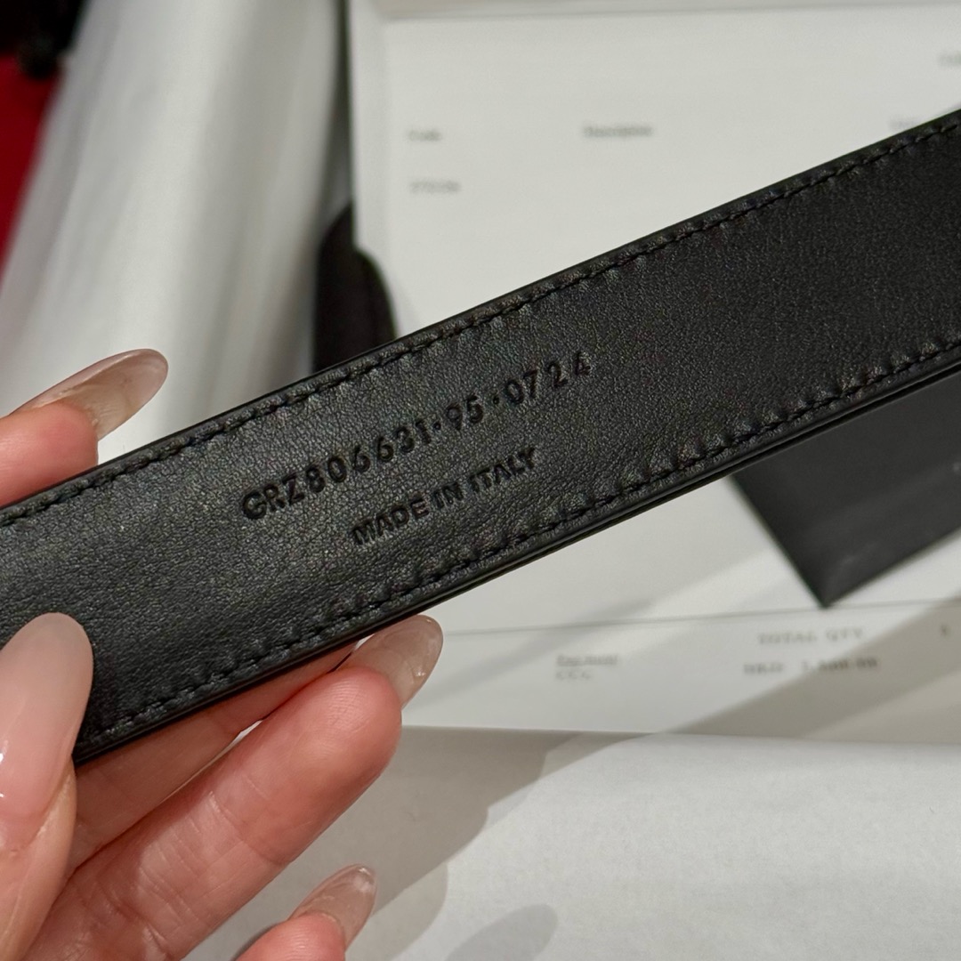 High quality, simple and refined women's waist belt 2 pcs add : 18030258501 if you need size guide