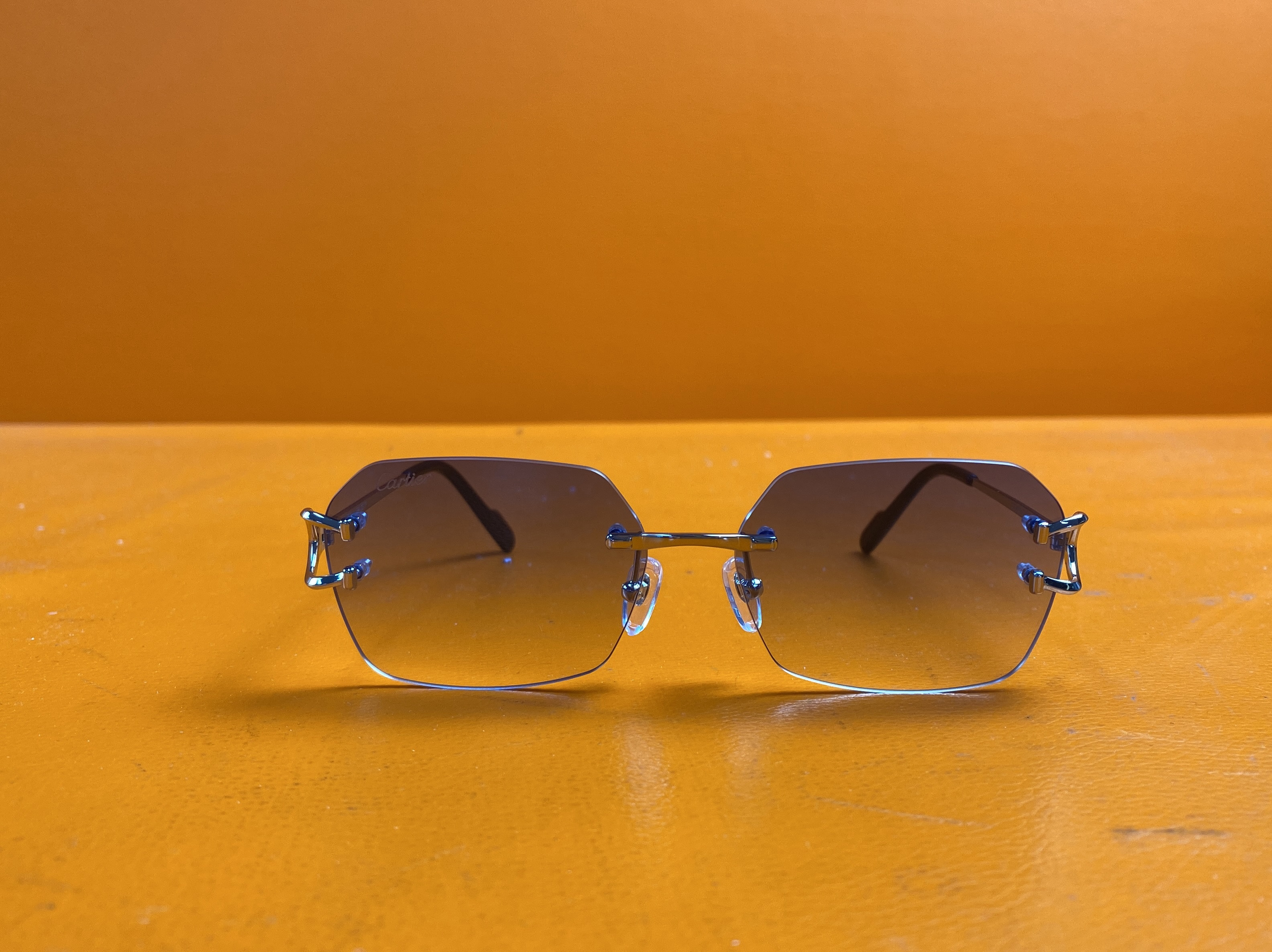 Fashionable and versatile UV resistant sunglasses (contact :+1 (346) 256-7125, if you need size recommendation)