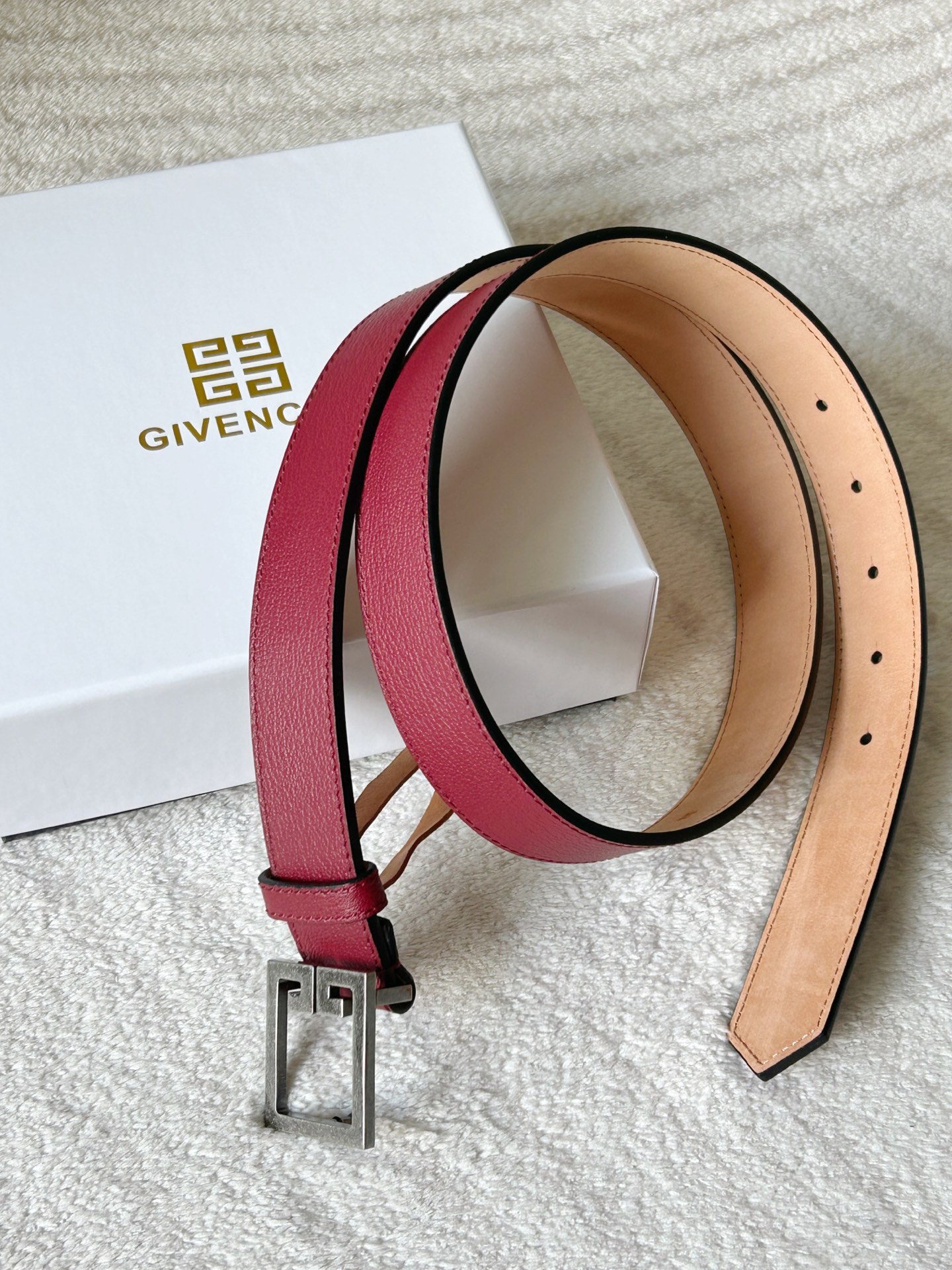 High quality, simple and refined women's waist belt 2 pcs add : 18030258501 if you need size guide
