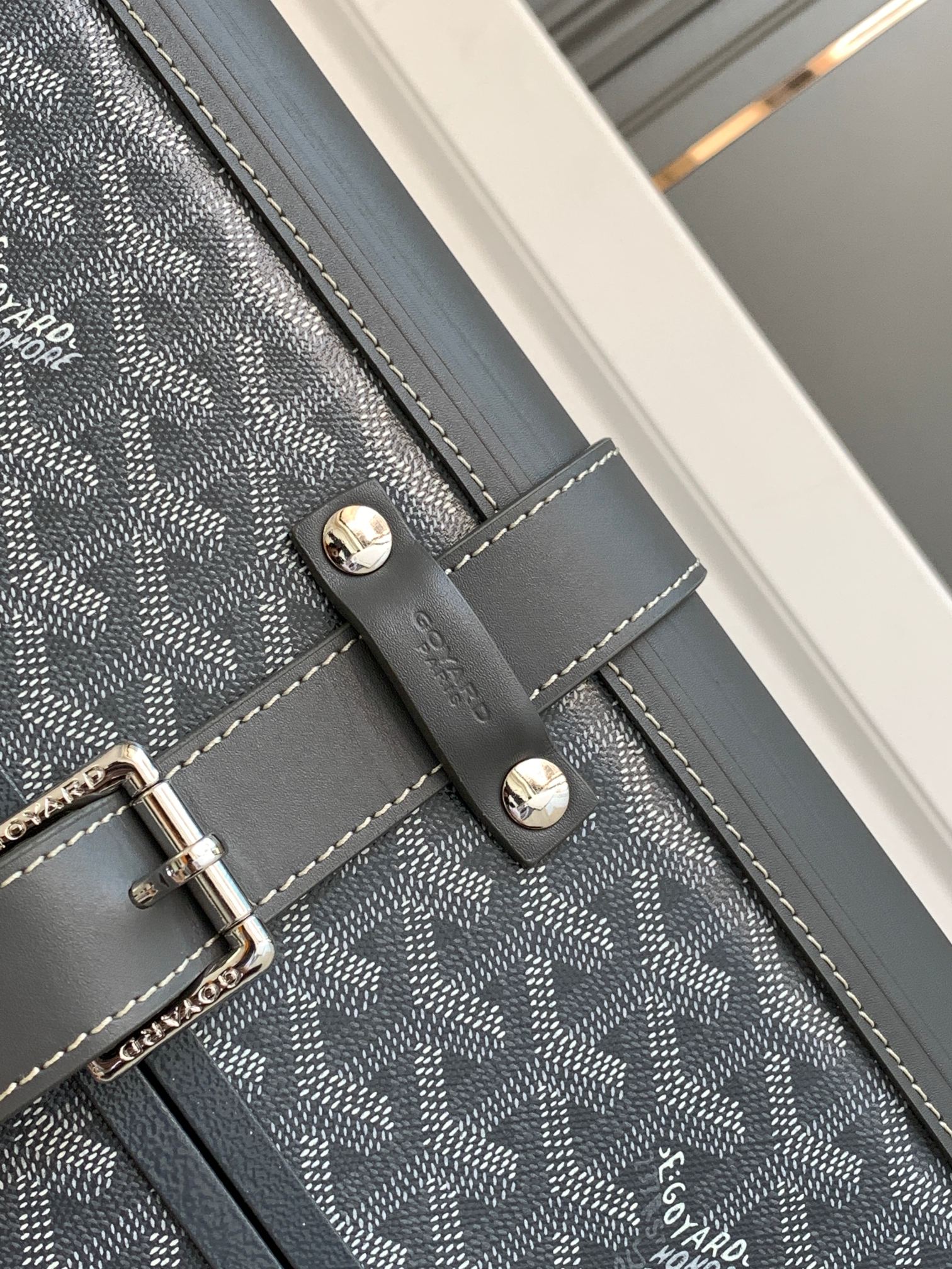 High quality retro style hand-held laptop case