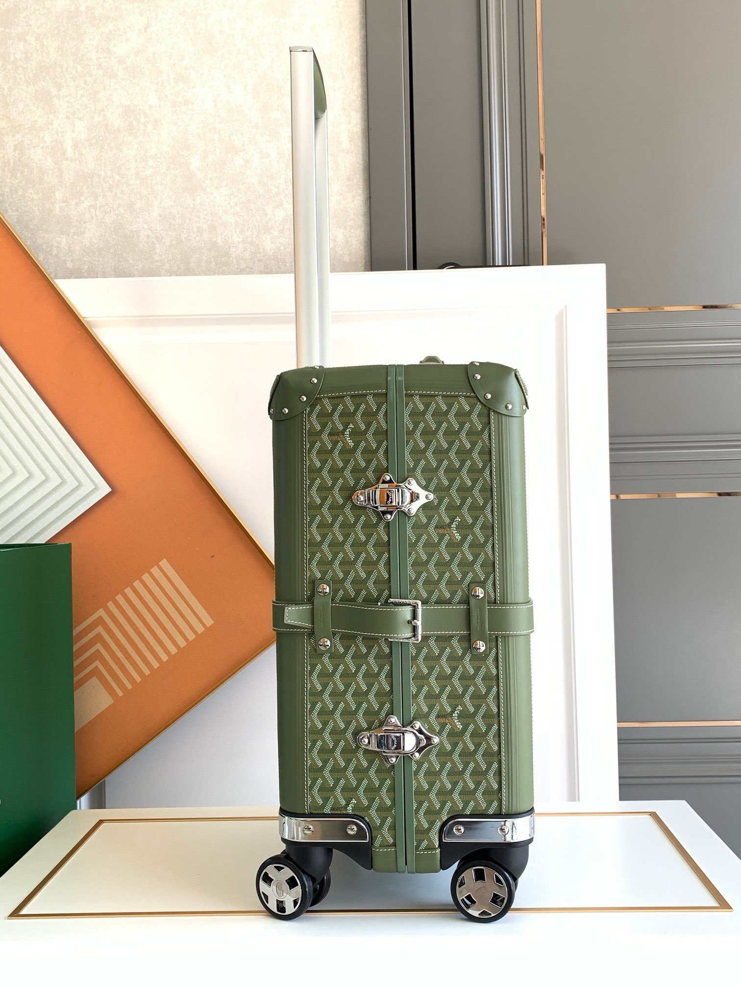 High quality retro style hand-held laptop case