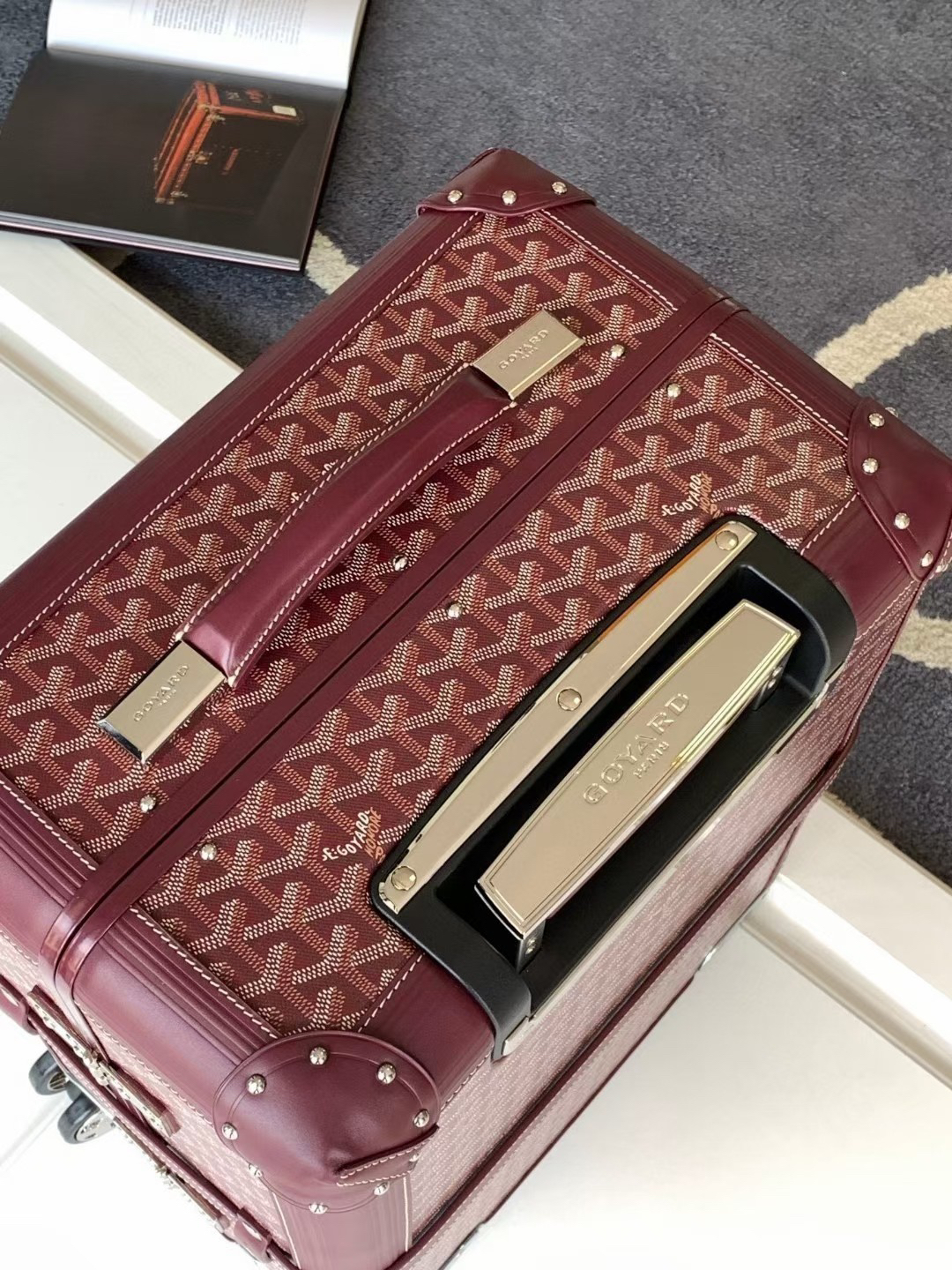 High quality retro style hand-held laptop case
