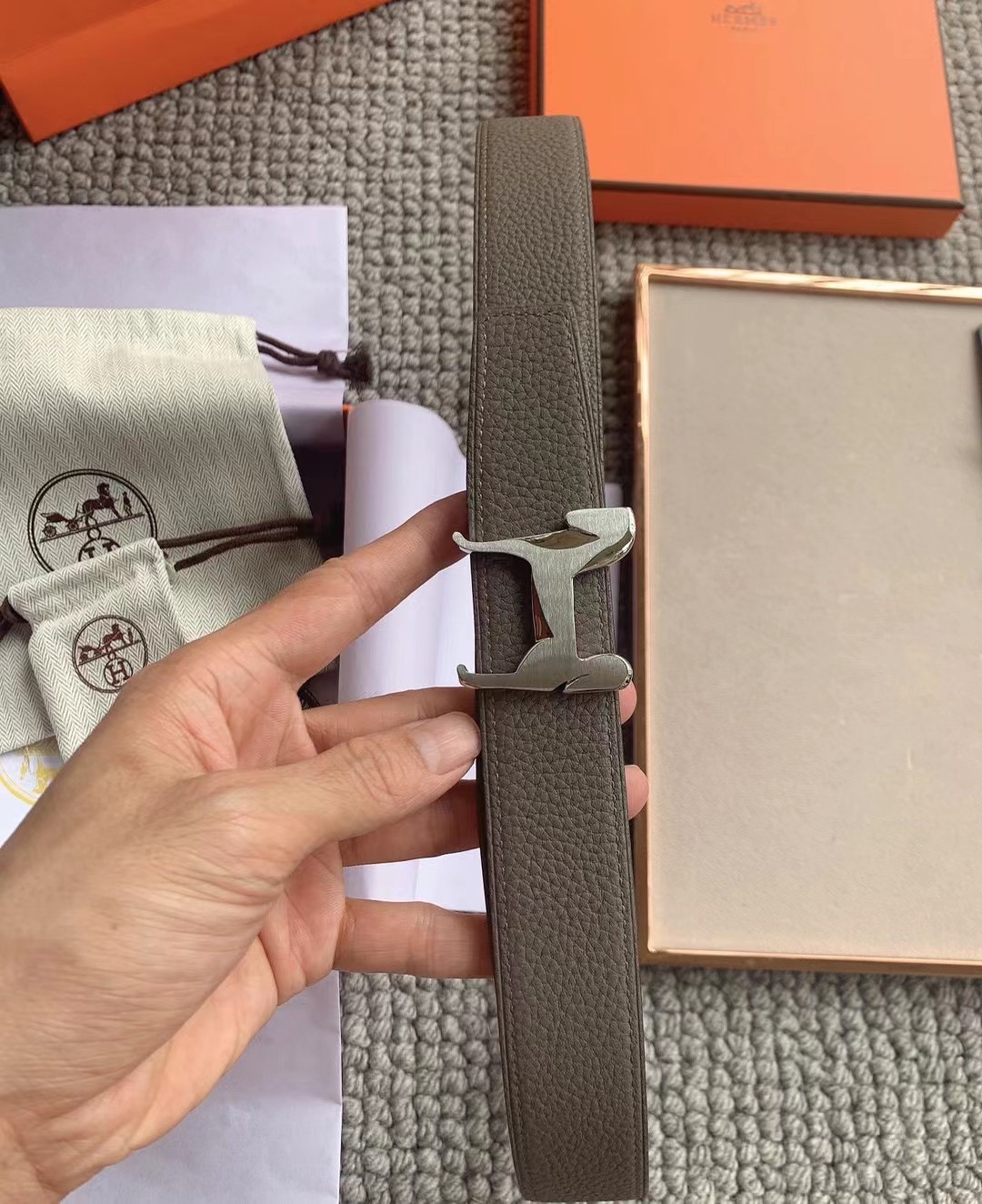 High quality, simple and refined women's waist belt 3 pcs add : 18859952090 if you need size guide