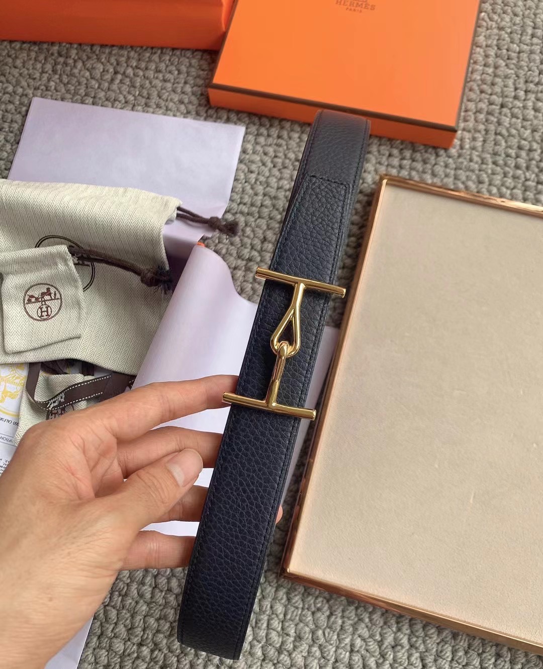 High quality, simple and refined women's waist belt 3 pcs add : 18859952090 if you need size guide