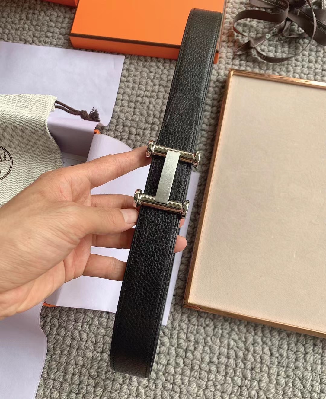 High quality, simple and refined women's waist belt 3 pcs add : 18859952090 if you need size guide