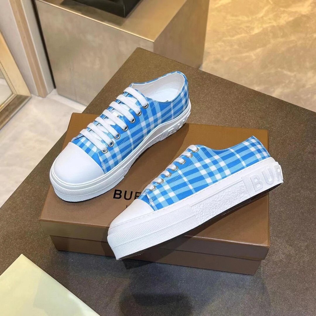 Sports and leisure shoes 013
