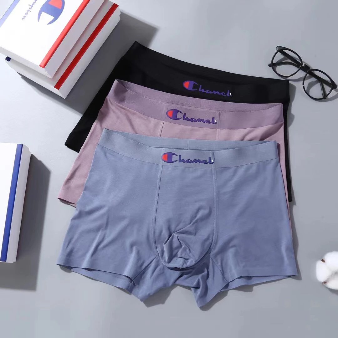High quality men's underwear in a box of three, with color options of 17