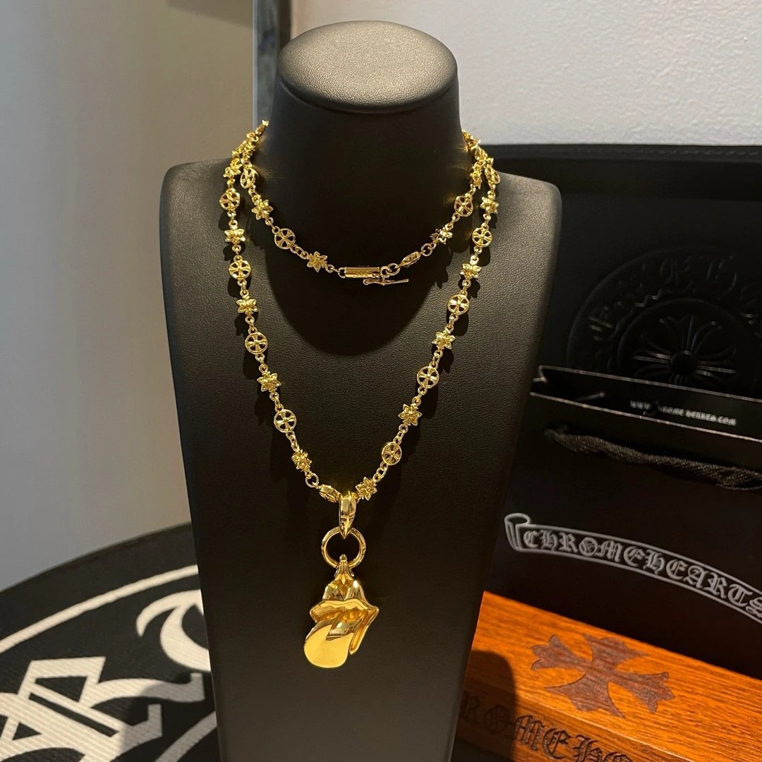 High quality classic and vintage necklace