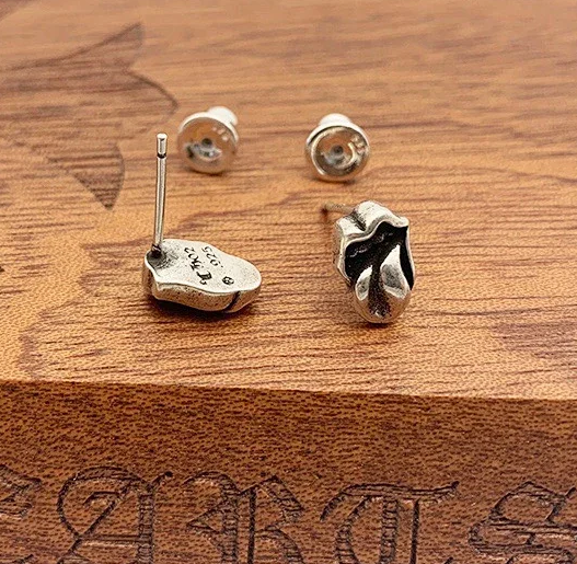 High quality classic retro personalized tongue shaped high-end earrings