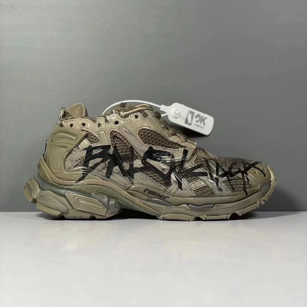 High quality sports shoes