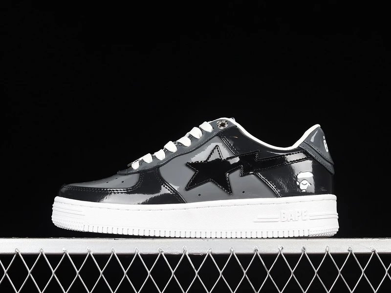 Sports and leisure shoes 09