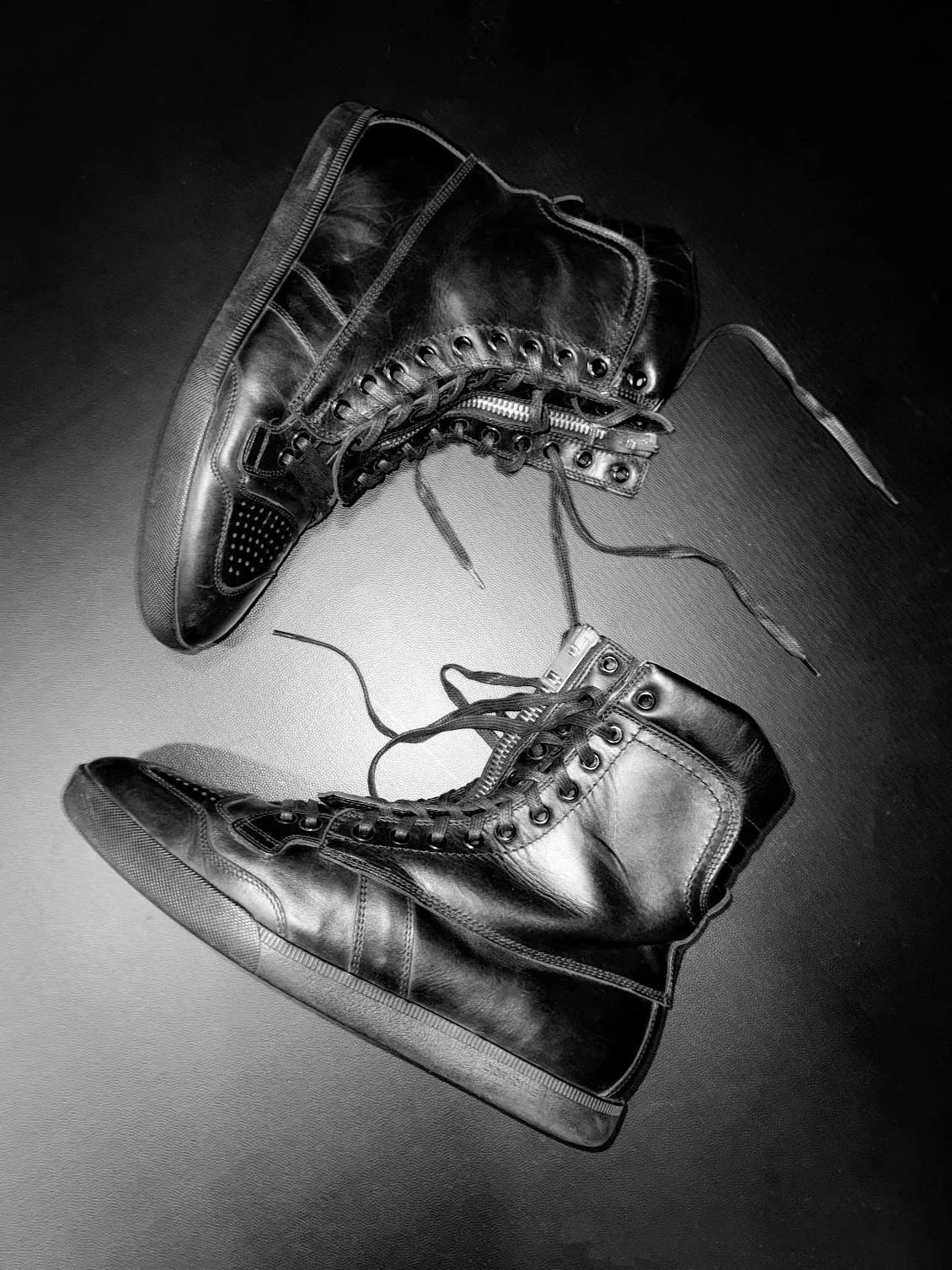 High quality 'crime victim' zipper boots (shipped within 15 days)
