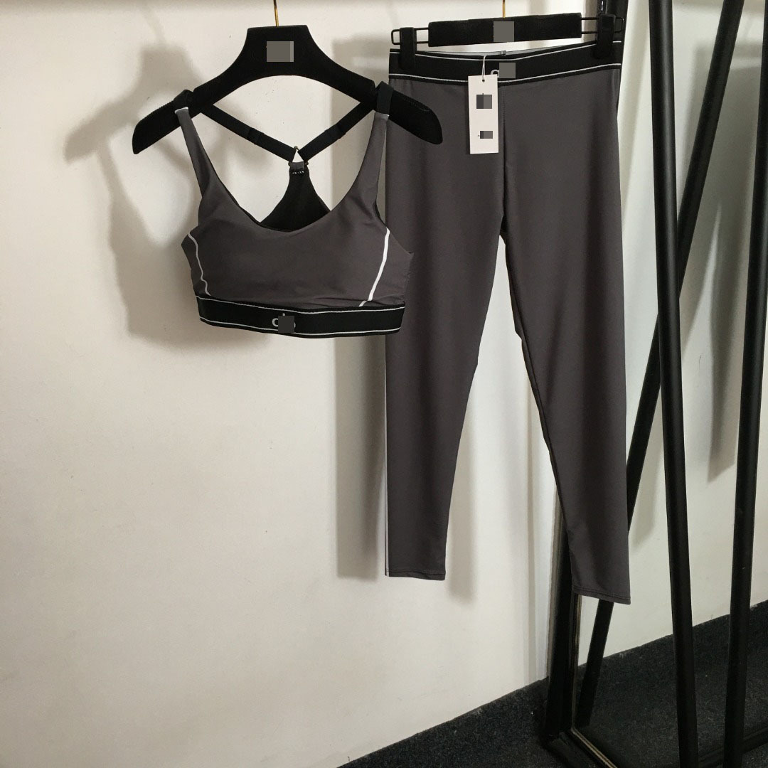 High quality sports high waist and hip lifting yoga pants set, please add : 18859952090 if you need size guide