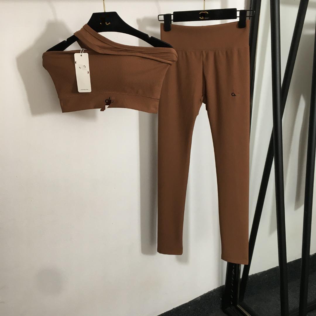 High quality sports high waist and hip lifting yoga pants set, please add : 18859952090 if you need size guide