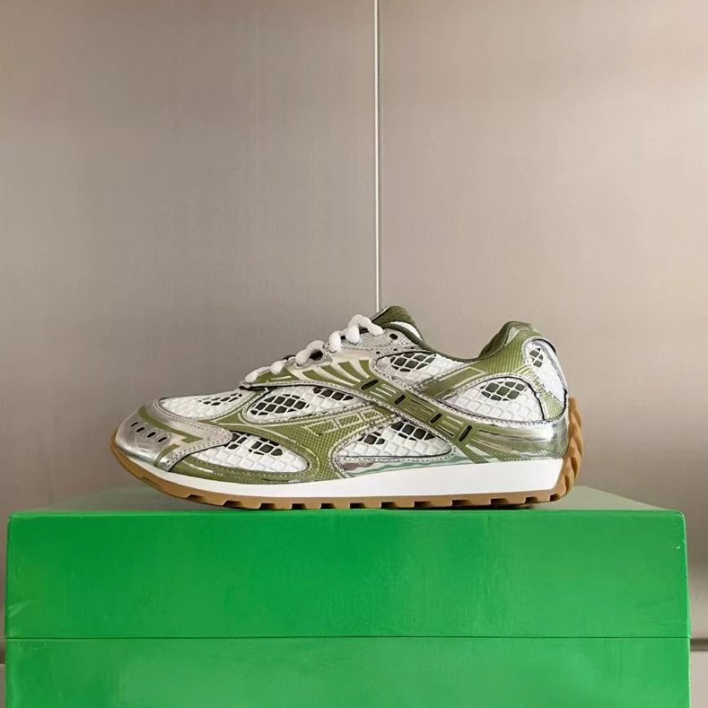 High quality casual sports shoes 5 pcs add : 18030258501 if you need size guide