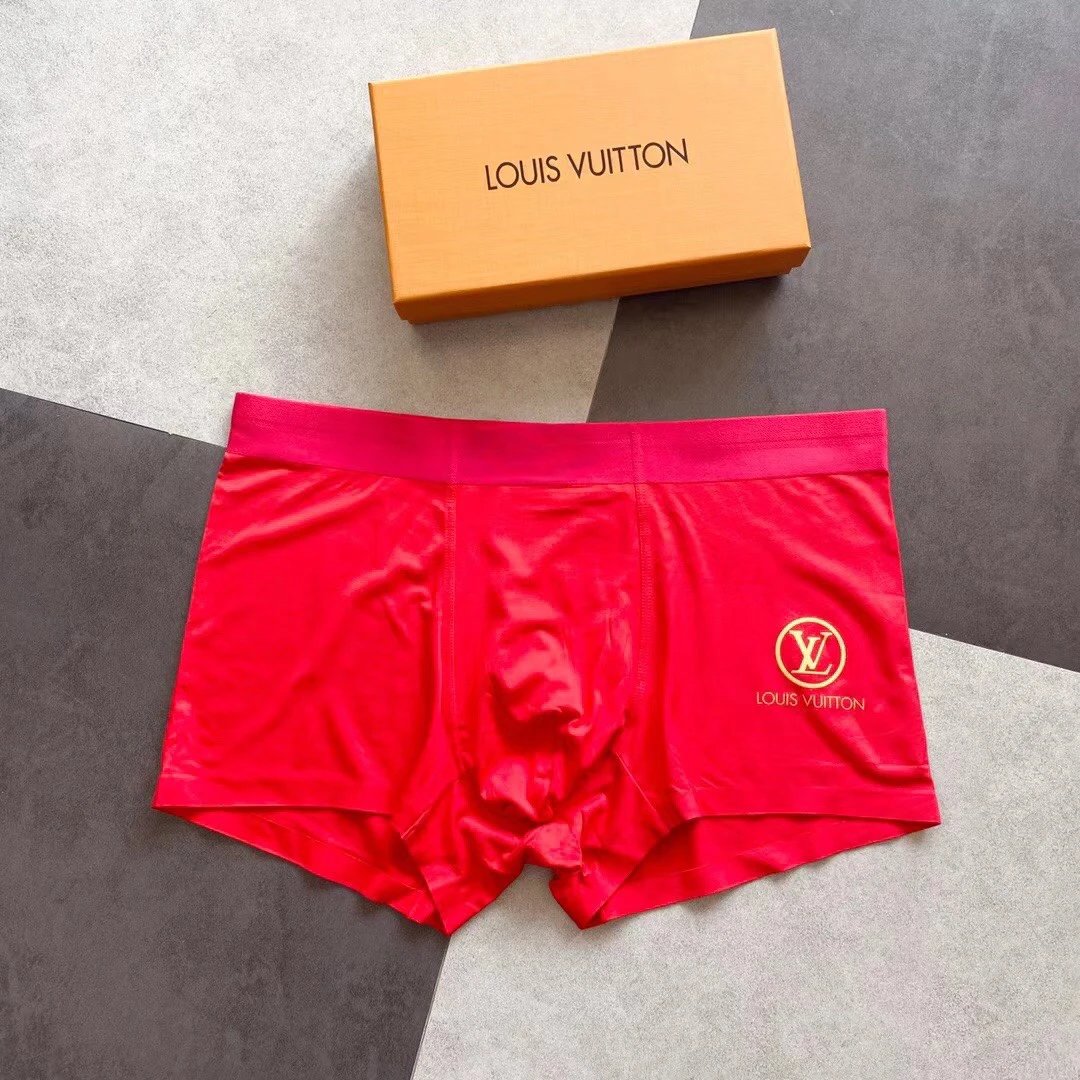 High quality men's underwear in a box of three, color options available 01