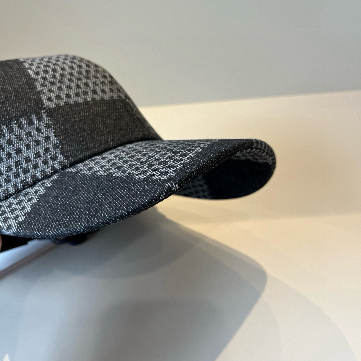 High quality and fashionable baseball cap new 3 pcs add : 18859952090 if you need size guide