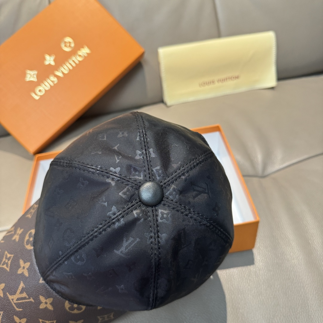High quality and fashionable baseball cap new 5 pcs add : 18859952090 if you need size guide