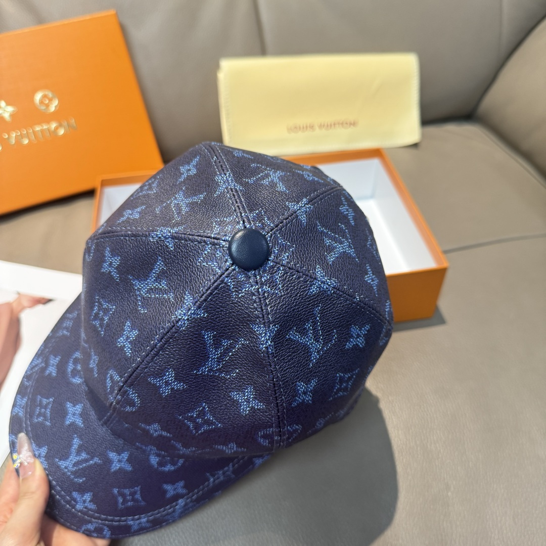 High quality and fashionable baseball cap new 5 pcs add : 18859952090 if you need size guide