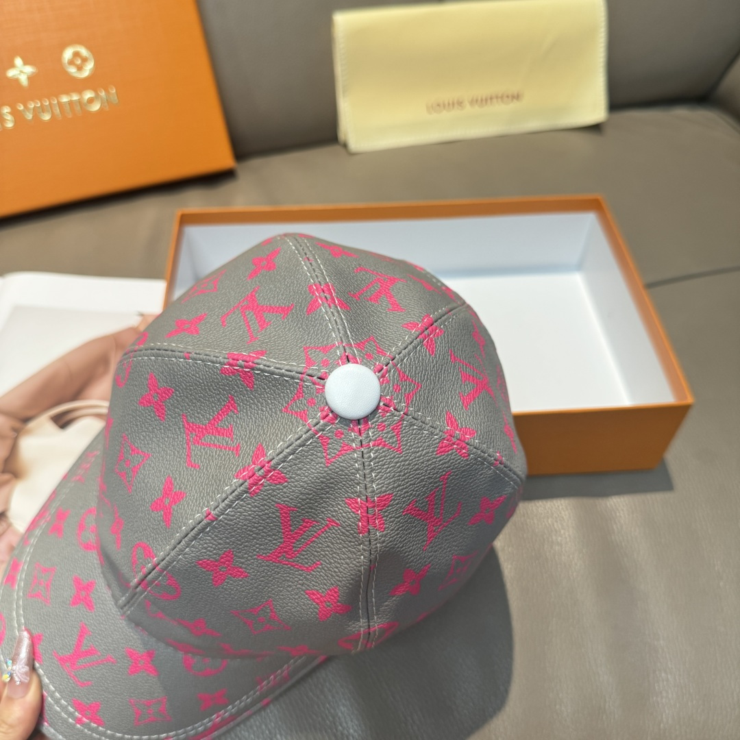 High quality and fashionable baseball cap new 5 pcs add : 18859952090 if you need size guide